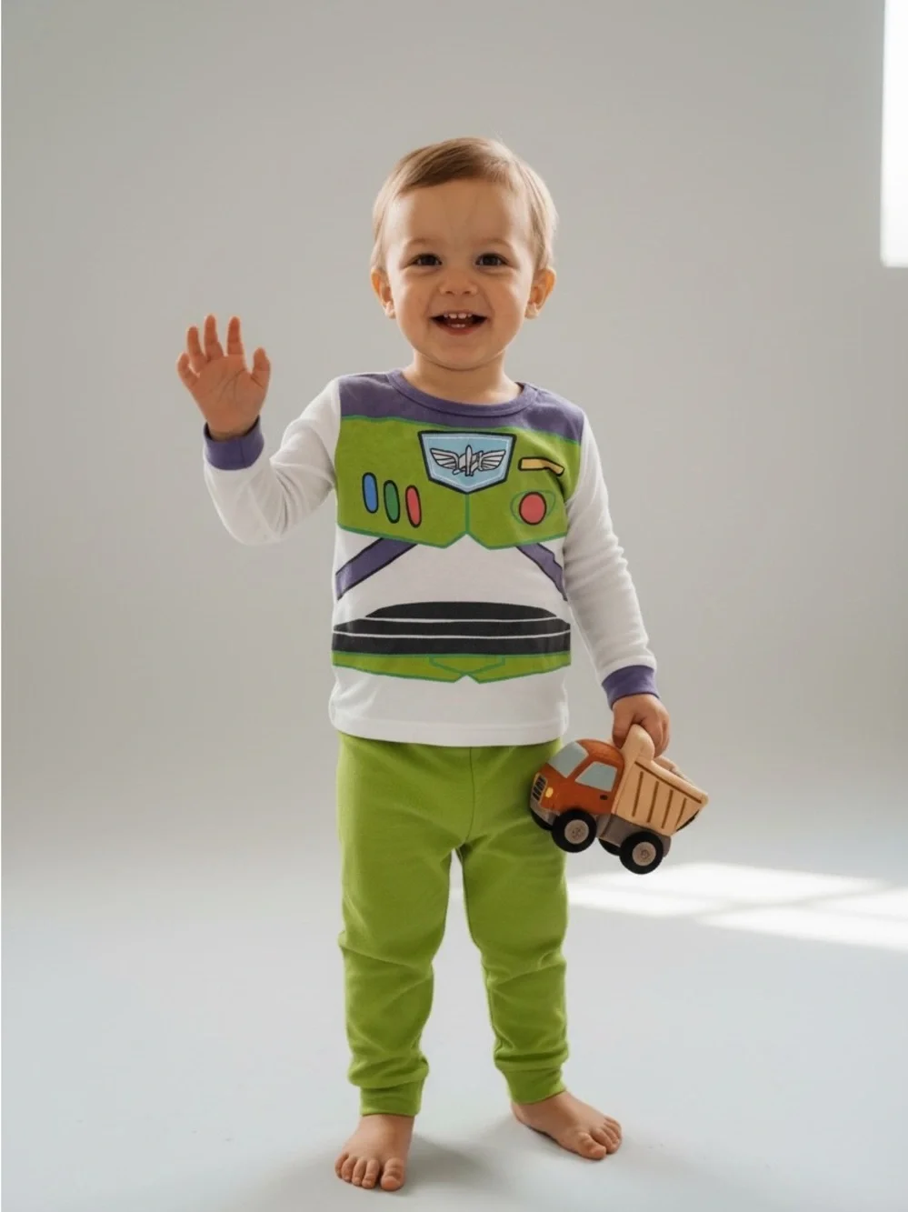 🎉 (18-24) Old Navy x PIXAR Buzz Lightyear Kids PJ Set